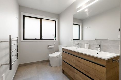 Photo of property in 32 Hugo Shaw Drive, Cambridge, 3434