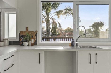 Photo of property in 76 Storey Avenue, Forest Lake, Hamilton, 3200