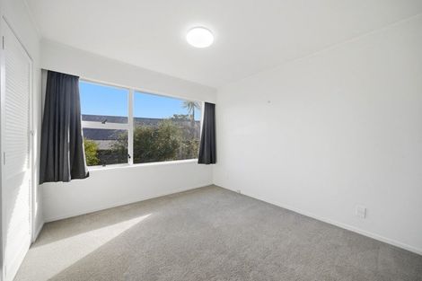 Photo of property in 3/70 Kaurilands Road, Titirangi, Auckland, 0604