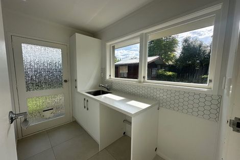 Photo of property in 24 Tyrian Close, Half Moon Bay, Auckland, 2012