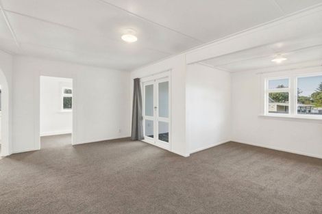 Photo of property in 15 Taupata Street, Castlecliff, Whanganui, 4501