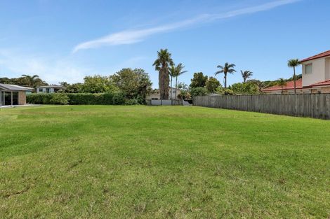 Photo of property in 13 Aarts Place, One Tree Point, 0118