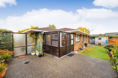 Photo of property in 1/11 Woodfield Avenue, Roslyn, Palmerston North, 4414