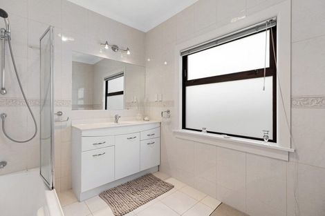 Photo of property in 368 Devonport Road, Tauranga South, Tauranga, 3112