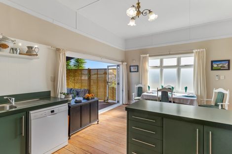 Photo of property in 39 Mako Mako Road, Levin, 5510