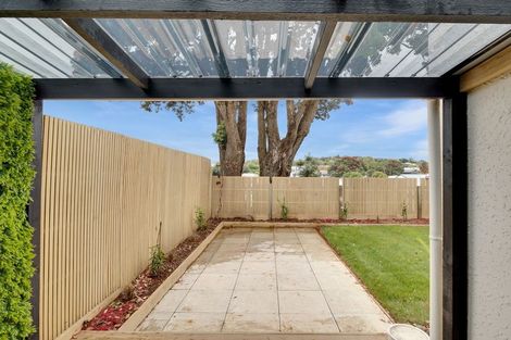 Photo of property in 35 Young Street, New Plymouth, 4310