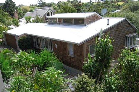 Photo of property in 106 Braemar Road, Castor Bay, Auckland, 0620