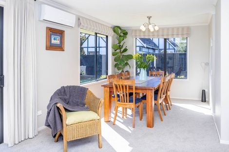 Photo of property in 31 Nielsen Gardens, Rototuna, Hamilton, 3210