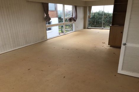 Photo of property in 12 Chelsea View Drive, Chatswood, Auckland, 0626