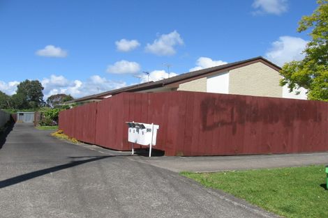 Photo of property in 2/50 Kenderdine Road, Papatoetoe, Auckland, 2025