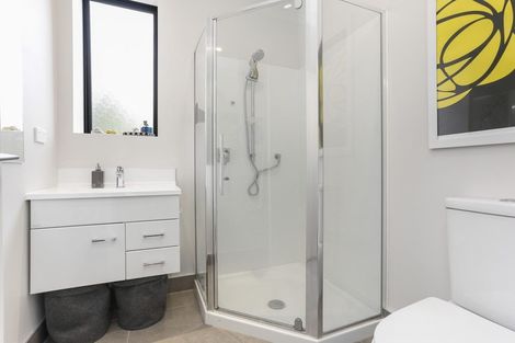 Photo of property in 2/7 Uku Lane, Hobsonville, Auckland, 0616