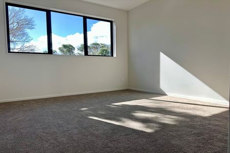 Photo of property in 3/147c Carlisle Road, Northcross, Auckland, 0632