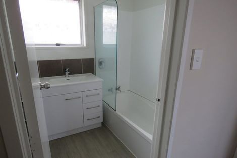 Photo of property in 16 Moncrieff Avenue, Clendon Park, Auckland, 2103