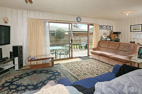 Photo of property in 5 Rathgar Road, Henderson, Auckland, 0610