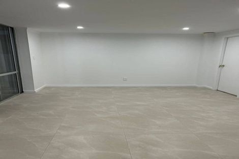 Photo of property in 2/1004 East Coast Road, Northcross, Auckland, 0630