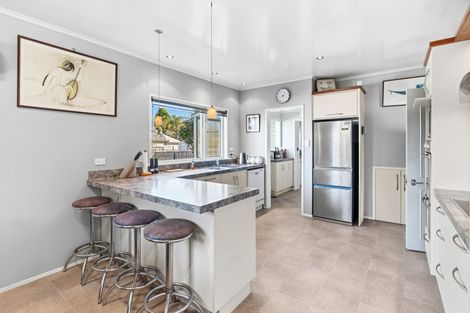 Photo of property in 15a Kawiu Road, Levin, 5510
