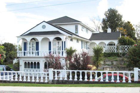 Photo of property in 10 Grand Vue Road, Kawaha Point, Rotorua, 3010