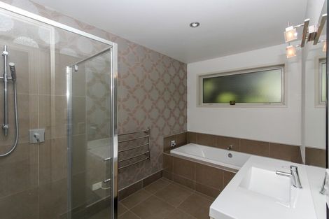 Photo of property in 4 Links Drive, Waiwhakaiho, New Plymouth, 4312