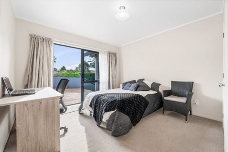 Photo of property in 72 Marina View Drive, West Harbour, Auckland, 0618