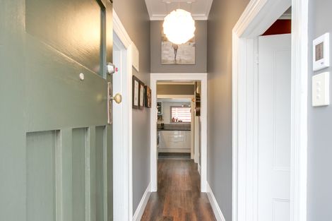 Photo of property in 85 Milton Road, Bluff Hill, Napier, 4110