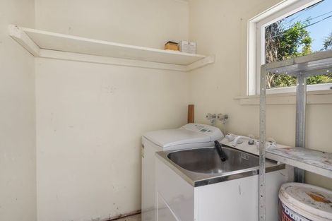 Photo of property in 3d Wallace Place, Westown, New Plymouth, 4310