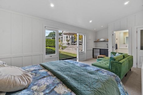 Photo of property in 58 Stanley Point Road, Stanley Point, Auckland, 0624