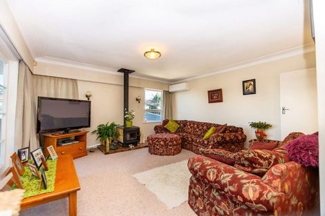 Photo of property in 5 Braebank Lane, Te Atatu South, Auckland, 0610
