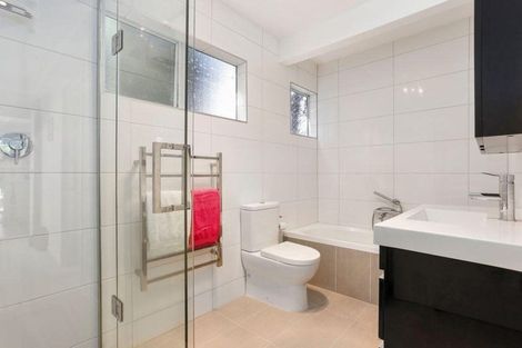 Photo of property in 27 Takahe Road, Titirangi, Auckland, 0604