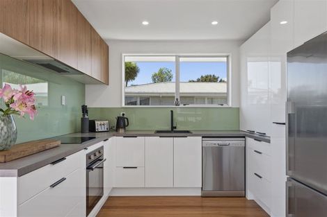 Photo of property in 65 Johns Road, Rangiora, 7400