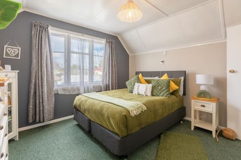 Photo of property in 6 Churchill Street, Waipukurau, 4200