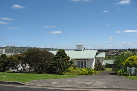 Photo of property in 32 Lawrie Avenue, Pukekohe, 2120