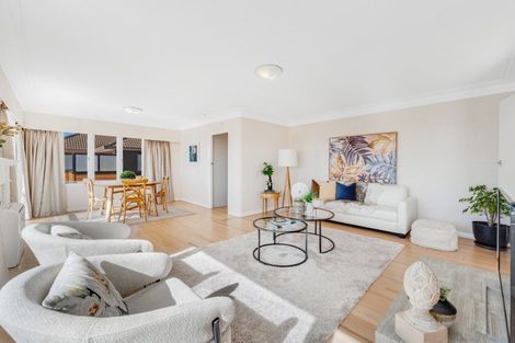 Photo of property in 1/53 Uxbridge Road, Mellons Bay, Auckland, 2014