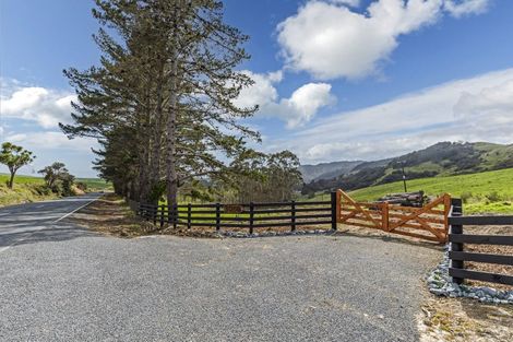 Photo of property in 3060 Kaipara Coast Highway, Glorit, 0984