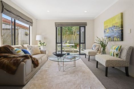 Photo of property in 15 Lilybank Crescent, East Tamaki, Auckland, 2013