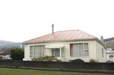 Photo of property in 11 Station Road, Sawyers Bay, Port Chalmers, 9023