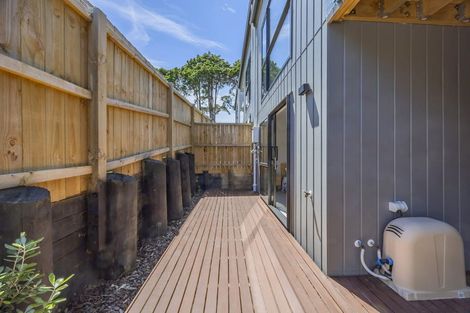 Photo of property in 24b Gladys Avenue, Glenfield, Auckland, 0629