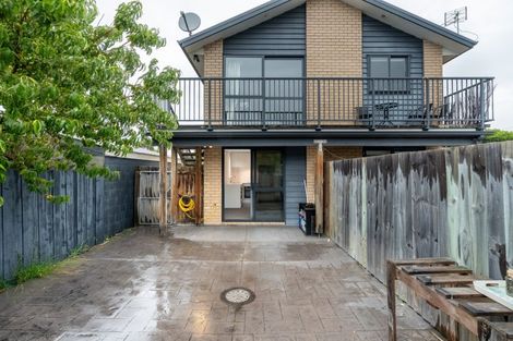 Photo of property in 104 Bowhill Road, New Brighton, Christchurch, 8083