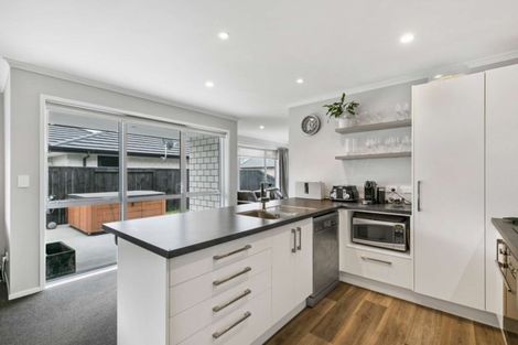 Photo of property in 18 Wahaika Way, Papamoa Beach, Papamoa, 3118