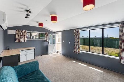 Photo of property in 28 Drake Street, Waikawa Beach, Levin, 5573