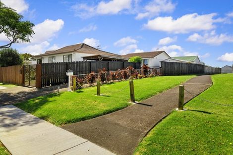 Photo of property in 1/14 Compass Place, Te Atatu Peninsula, Auckland, 0610