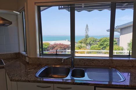 Photo of property in 1/10 Burford Place, Mellons Bay, Auckland, 2014