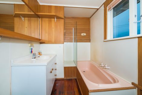 Photo of property in 55 Sullivan Avenue, Mangere Bridge, Auckland, 2022