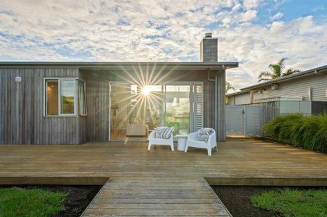 Photo of property in 39 Paraoa Crescent, Omaha, 0986