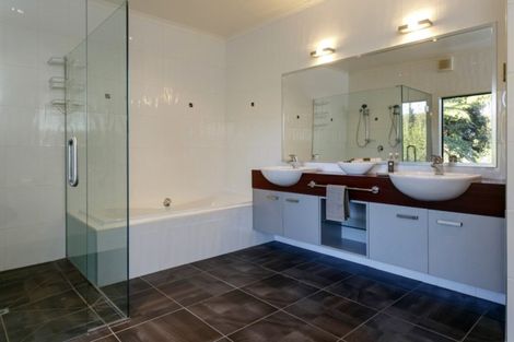 Photo of property in 3 Whakamoenga Point, Acacia Bay, Taupo, 3385