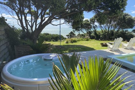 Photo of property in 48 Forest Road, Raumati South, Paraparaumu, 5032