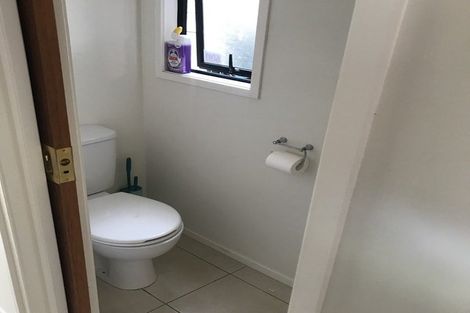 Photo of property in 4 Coubray Place, Botany Downs, Auckland, 2010