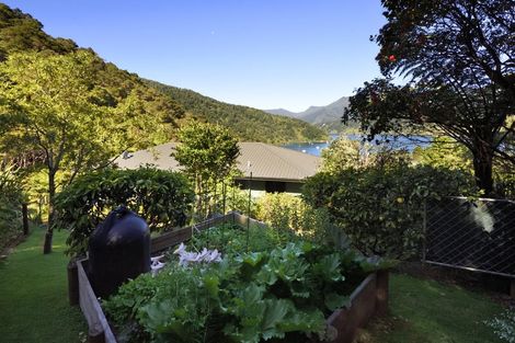 Photo of property in 16 Worlds End Road, Tennyson Inlet, Rai Valley, 7195