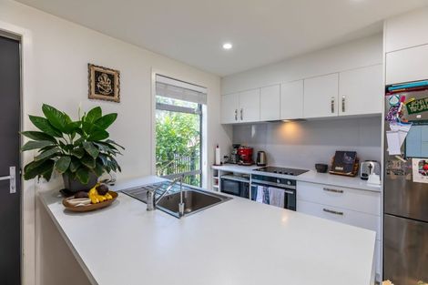 Photo of property in 6 Kanorau Place, Mangere, Auckland, 2022