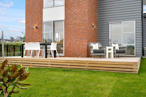 Photo of property in 33 Barrel Crescent, Swanson, Auckland, 0614