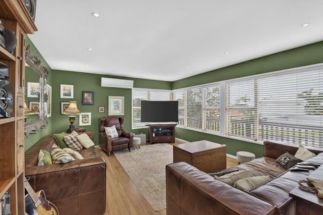 Photo of property in 250 Centreway Road, Orewa, 0931